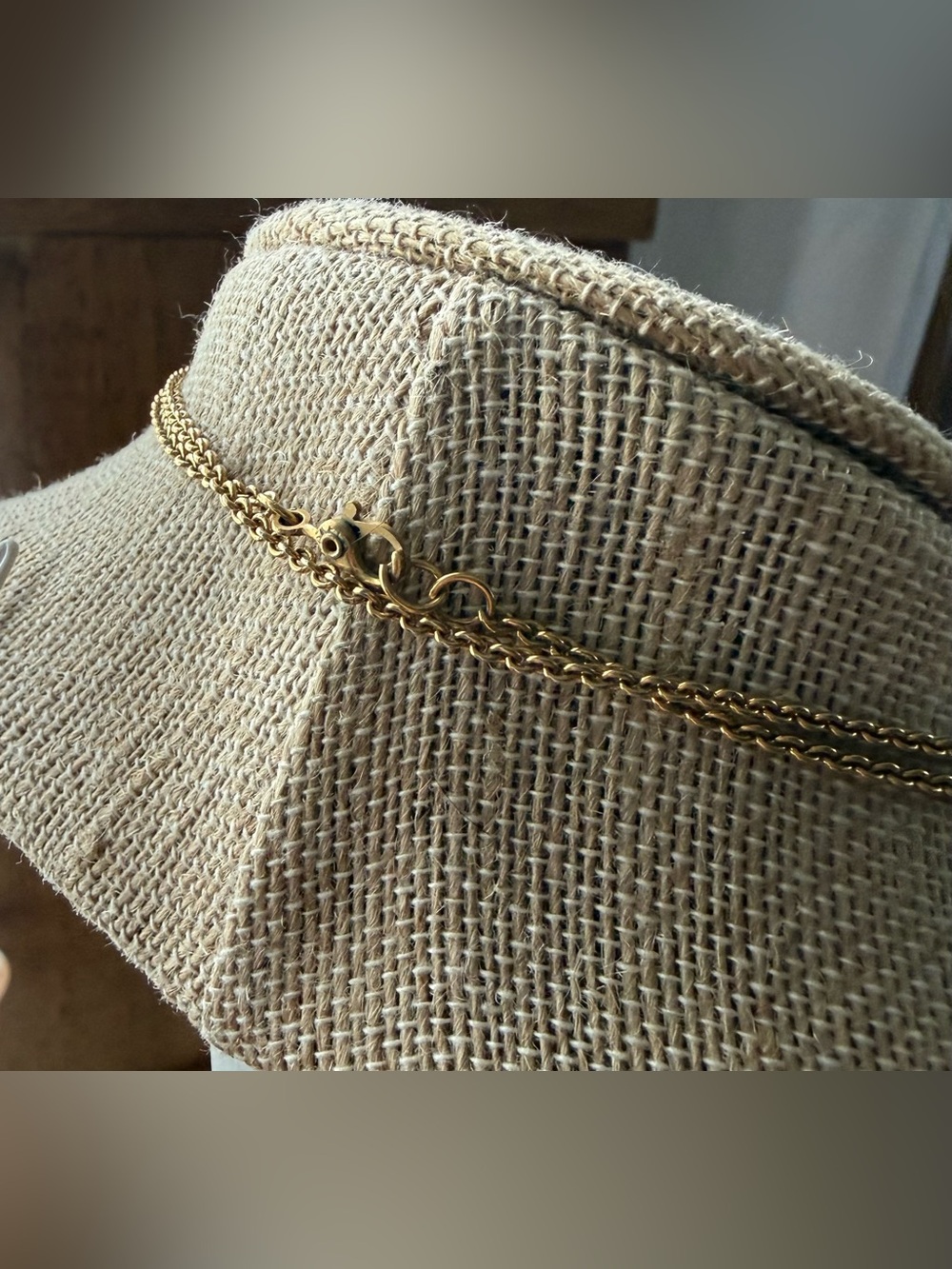 Anne Klein XOXO Heart Filigree Gold Tone Vintage Pendant Necklace - Picture 8 of 9